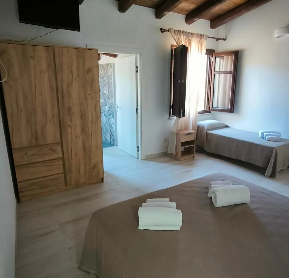L'Elicriso Affittacamere Gonnosfanadiga Guest house