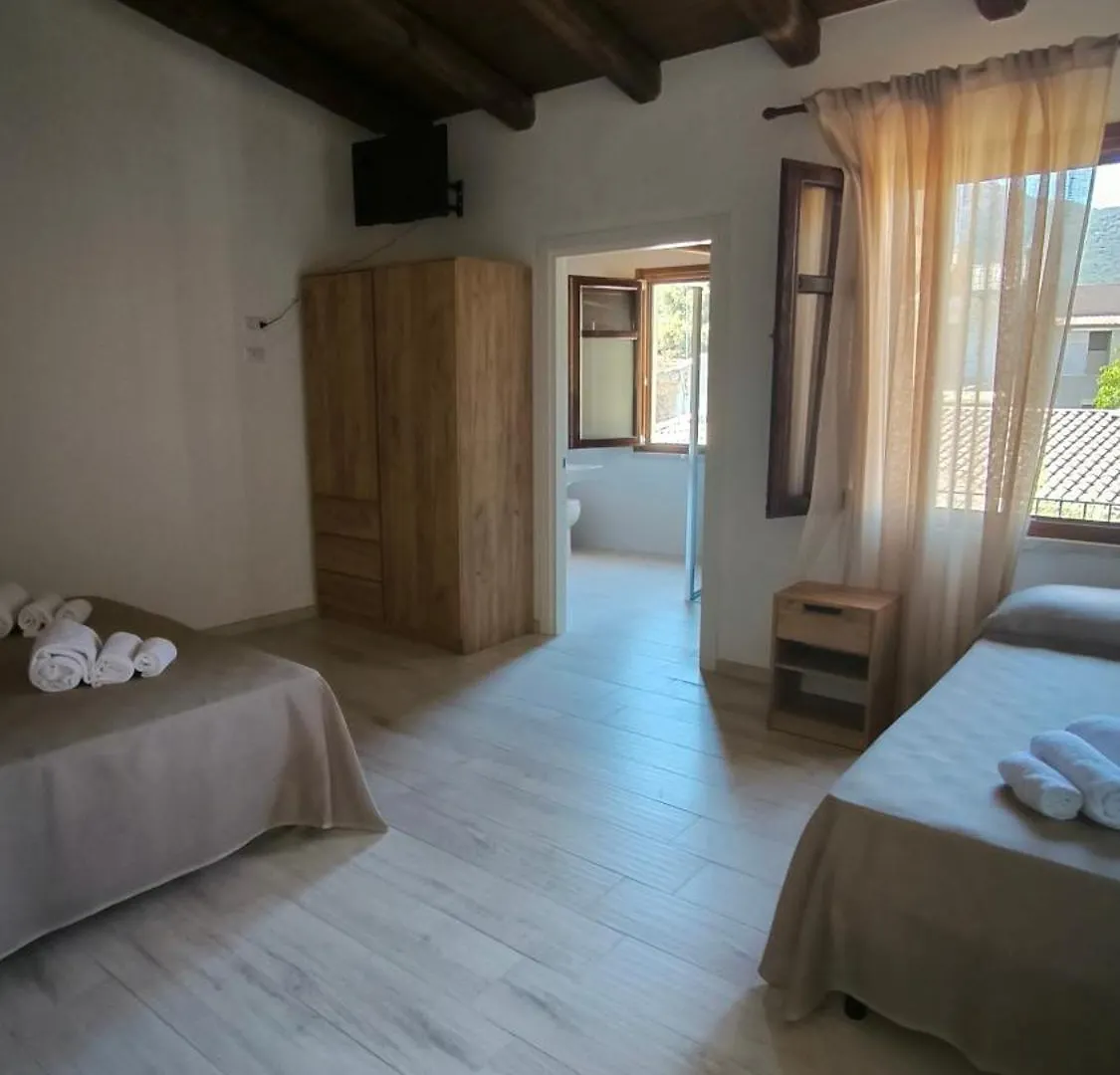 Guest house L'Elicriso Affittacamere Gonnosfanadiga